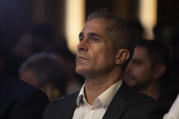 Sylvinho questiona possível volta de Neymar ao Barcelona: “quem vai dizer que não pode?”