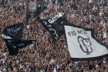 Torcedores do Corinthians pedem volta de Guerrero ao verem reprise do título Mundial; veja repercussão