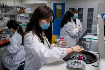 Vacina da Moderna garante proteção contra variantes por até 6 meses, diz estudo