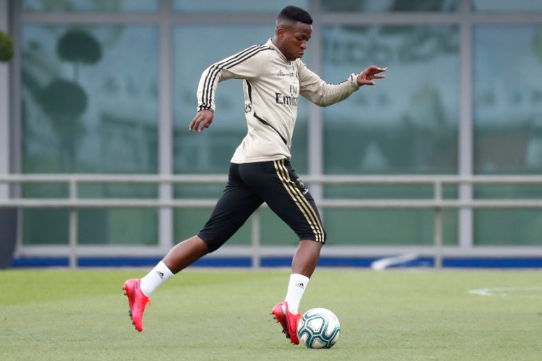 Vinicius Jr. fala de volta aos treinos após quarentena: ‘Parece quando estamos voltando de lesão’