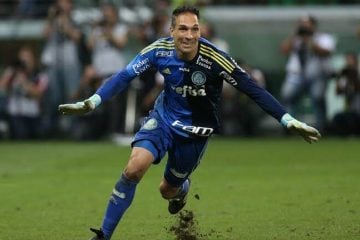 Raiz: 5 jogadores que preferem chuteiras pretas ao invés das multicoloridas