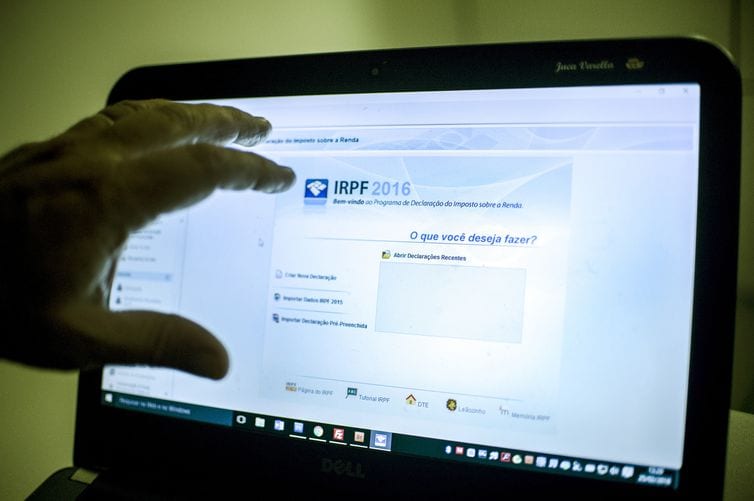 Receita investiga esquema de fraude na restituição do Imposto de Renda