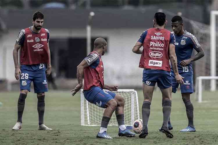 Santos faz venda simbólica de ingressos; dinheiro será revertido para a base
