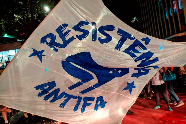 Torcida antifascista do Cruzeiro se posiciona sobre manifestações de rua em meio à pandemia