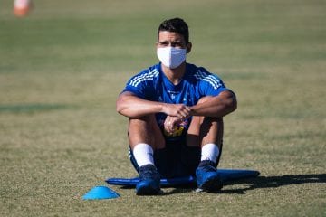 Jean, do Cruzeiro, testa positivo para COVID-19
