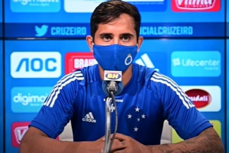 Em tempos de pandemia, Everton Felipe comenta rotina de treinos limitados no Cruzeiro