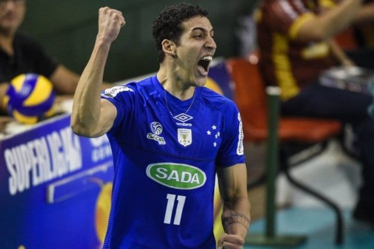 Após Cachopa, Cruzeiro renova contrato do ponteiro Rodriguinho