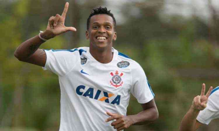 Saída de Love aumenta necessidade de reforço para Corinthians no ataque