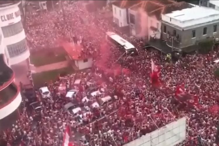 Em vídeo construído com apoio da torcida, Náutico revive acesso de volta à Série B