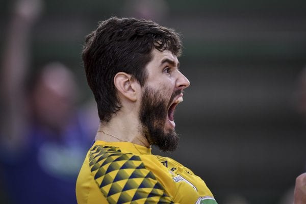 Cruzeiro anuncia renovação com o líbero Lukinha
