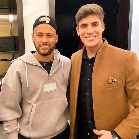 Ativista LGBTI+ promete ação contra Neymar por crime de homofobia