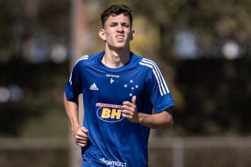 Com passagem pela Seleção de base, Stênio é incorporado ao grupo principal do Cruzeiro