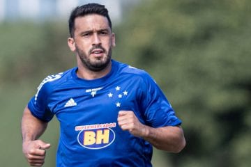 Presidente do Avaí revela ligação de Edilson antes de rescisão com o Cruzeiro: ‘Me leva’