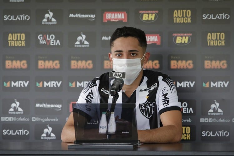 Léo Sena espera ter passagem vitoriosa pelo Atlético, comenta evolução e expectativa para trabalhar com Sampaoli