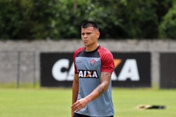 Vitória admite chance de perder pontos na Série B por dívida na Fifa