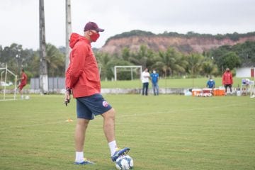 De volta: após três meses, Dal Pozzo comanda primeiro treino do Náutico nesta quinta-feira