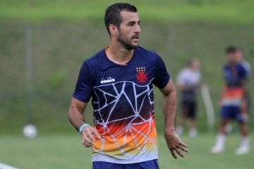 Fechado com o Cruzeiro, Cáceres aguarda permissão para poder entrar no Brasil