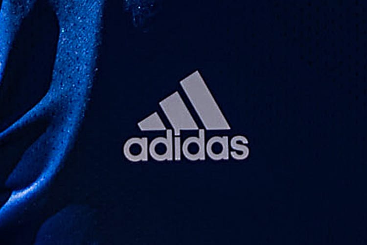 Cruzeiro prepara lançamento de terceiro uniforme da Adidas e já tem camisa do centenário aprovada