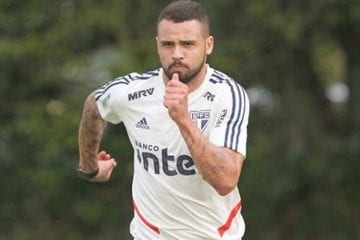 Zagueiro Lucão inclui cobrança por danos morais em processo contra o São Paulo