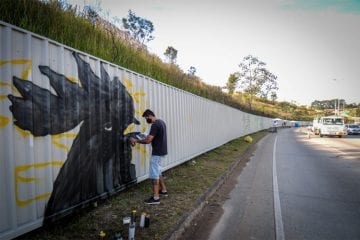 Grafite no estádio do Atlético: artistas desenham em tapumes de obras da Arena MRV