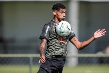 Marrony faz primeiro treino com novos companheiros na Cidade do Galo; veja fotos
