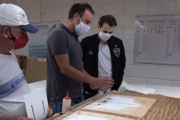 Vencedor do ‘Manto da Massa’ acompanha produção das camisas do Atlético e ressalta: ‘É mais do que sonhei’