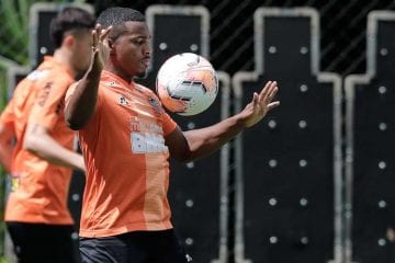 Dirigente diz que Marquinhos é destaque em treinos do Atlético: ‘Está voando’