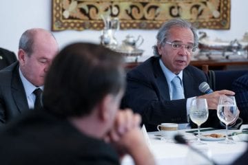 Governo vai criar programa de renda mínima após a pandemia, diz Guedes