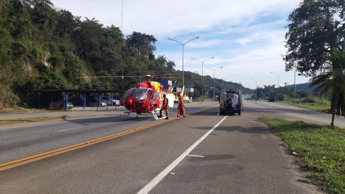 Atropelamento interdita rodovia BR-381 na barreira da PRF em Sabará