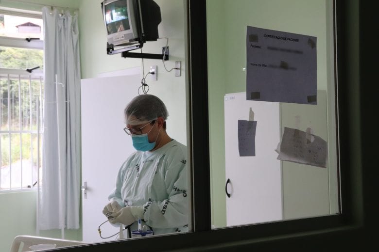 Filho relata a luta do pai internado há um mês no HNSD com coronavírus