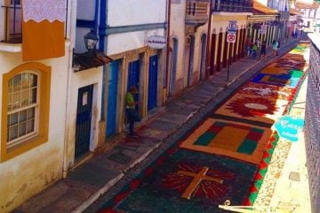 Mariana celebra Corpus Christi sem os tradicionais tapetes de serragem