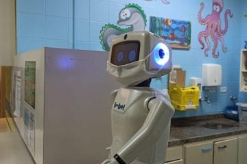 Robô brasileiro é o novo ajudante do Hospital Universitário de Maringá para o combate ao coronavírus