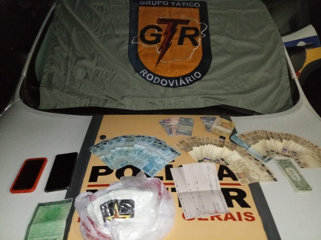 Polícia Rodoviária apreende cerca de 1kg de cocaína no Chapada