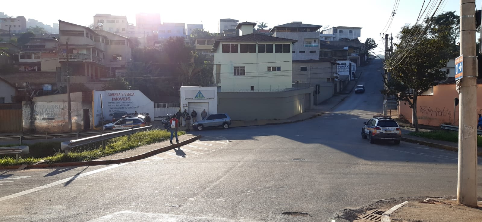 Motociclista sofre leves ferimentos em colisão com carro no Gabiroba