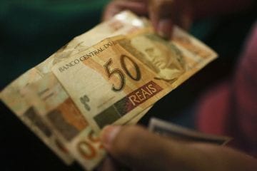 Bolsonaro sanciona lei do salário-mínimo 2020
