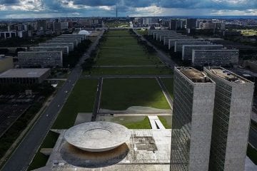 Senado aprova congelamento de preços de remédios e de planos de saúde