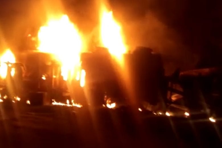 Carreta com diesel pega fogo e mobiliza bombeiros na BR-262
