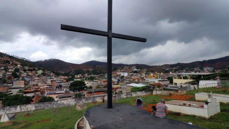 Homem que enterrou o pai sozinho em Ipatinga será indenizado