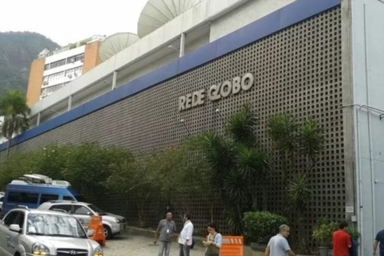 “Alguém com distúrbios mentais e sem conotação política”, diz Globo sobre homem que fez repórter refém