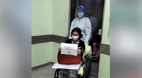 Pacientes com Covid-19 recebem alta e deixam HNSD em clima de emoção