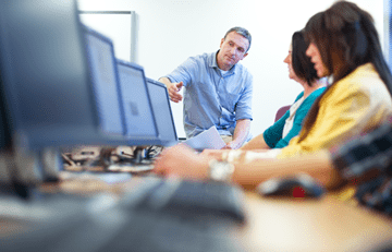 Empresa abre vaga para instrutor de informática em Itabira