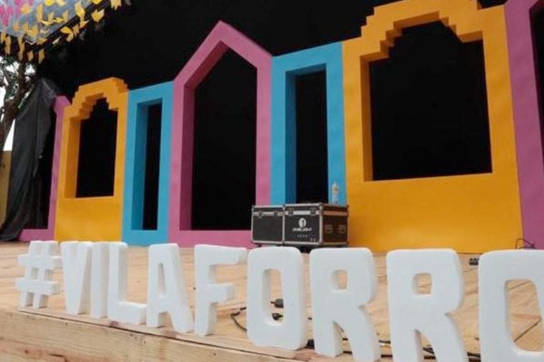 Live de hoje tem Wesley Safadão e Luan Santana! Confira o cenário
