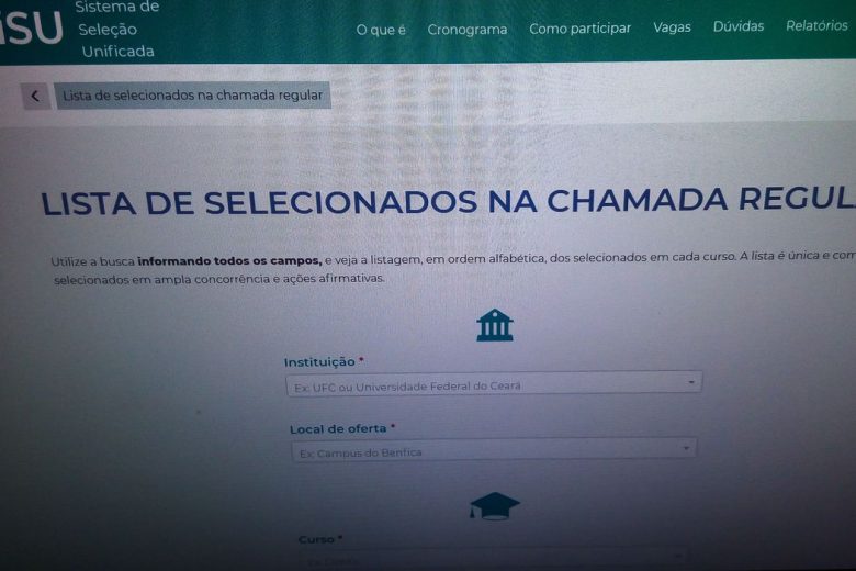 Ministro vai ao Twitter anunciar adiamento de inscrições para o Sisu