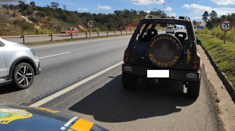 Motorista tenta subornar policiais rodoviários com R$ 100 e acaba preso