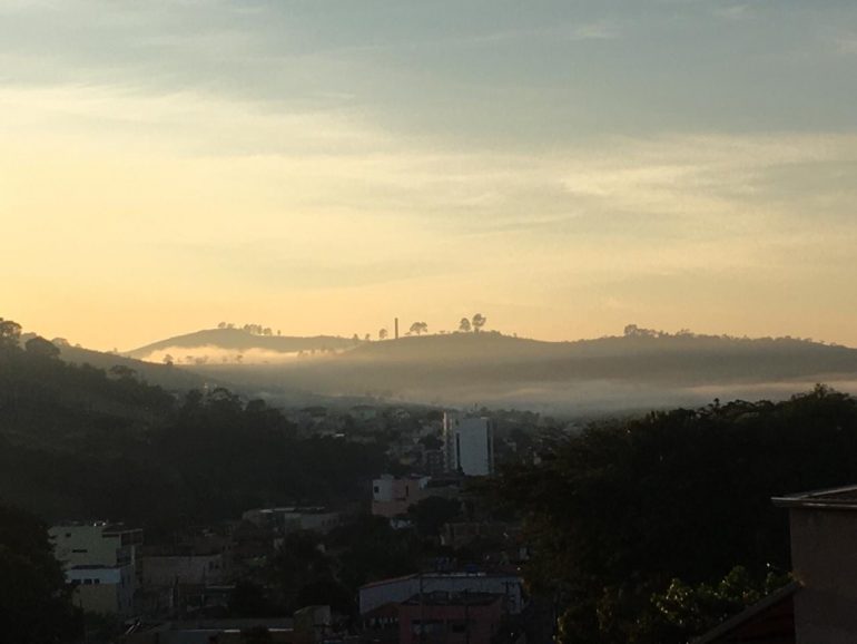 Levantei da cama nesse frio só para trazer a previsão do tempo; confira