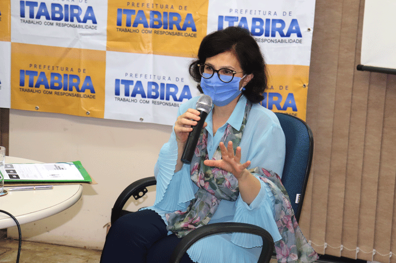 Secretária critica aglomerações em Itabira e cita cidades que voltaram às restrições: “É o que querem?”