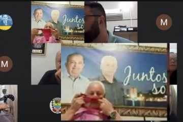 Vereador é pego cheirando calcinha durante reunião virtual de Câmara