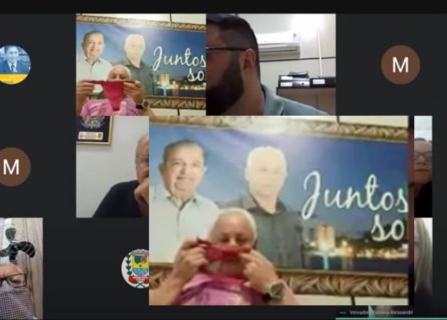 Vereador é pego cheirando calcinha durante reunião virtual de Câmara