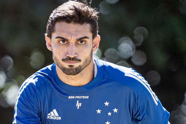 Patrick Brey se recupera de lesão e retorna aos treinos do Cruzeiro na Toca II
