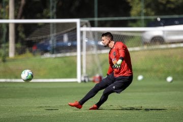 Atlético acerta o empréstimo do goleiro Michael a time português com direitos fixados